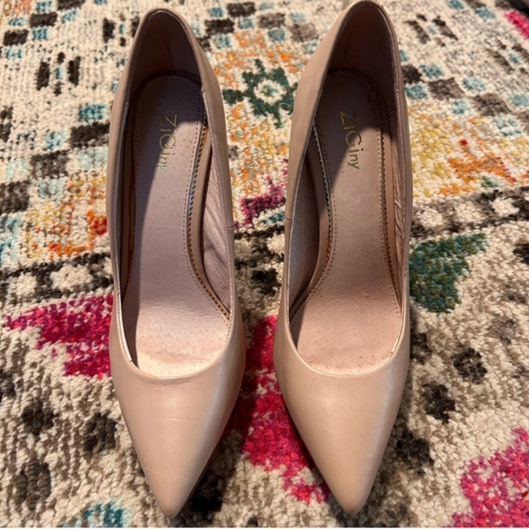 ZiGiny High Heels 5 inch Pump Size 8 - Picture 6 of 10